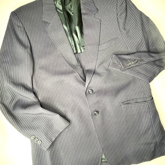 Mens suit coat - pin stripe - size 44R - Picture 3 of 7